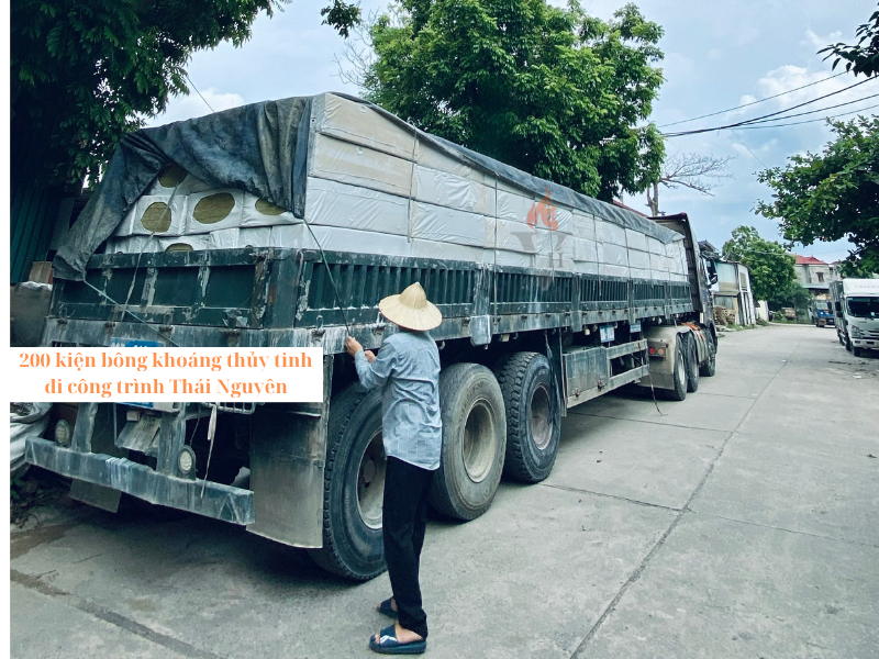 200 kiện bông thủy tinh đi công trình Thái Nguyên
